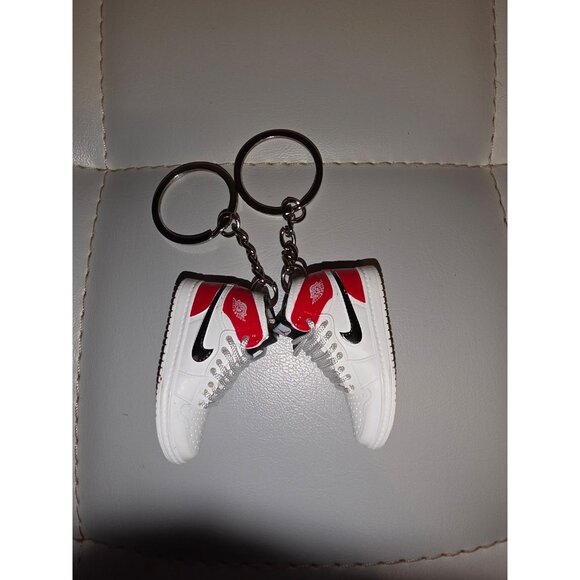 Mini Jordan 1 High Keychain - Picture 3 of 3